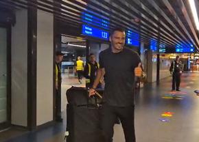 Muhar și Korenica au ajuns la București pentru a semna cu FCSB! » Imagini de la sosirea celor doi jucători