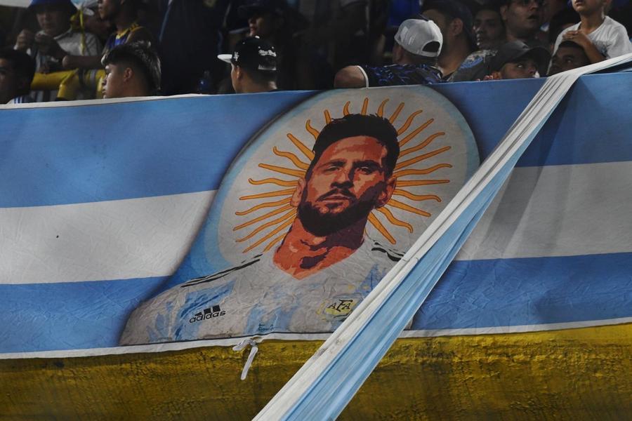Lionel Messi, omagiat la nivel național: Meciurile din Argentina se opresc în minutul 10 // foto: imago images Gracias 10! La noapte e ultimul tango al lui Messi la naționala Argentinei » „Nici 5 Monumentale n-ar fi ajuns pentru fanii lui Leo”