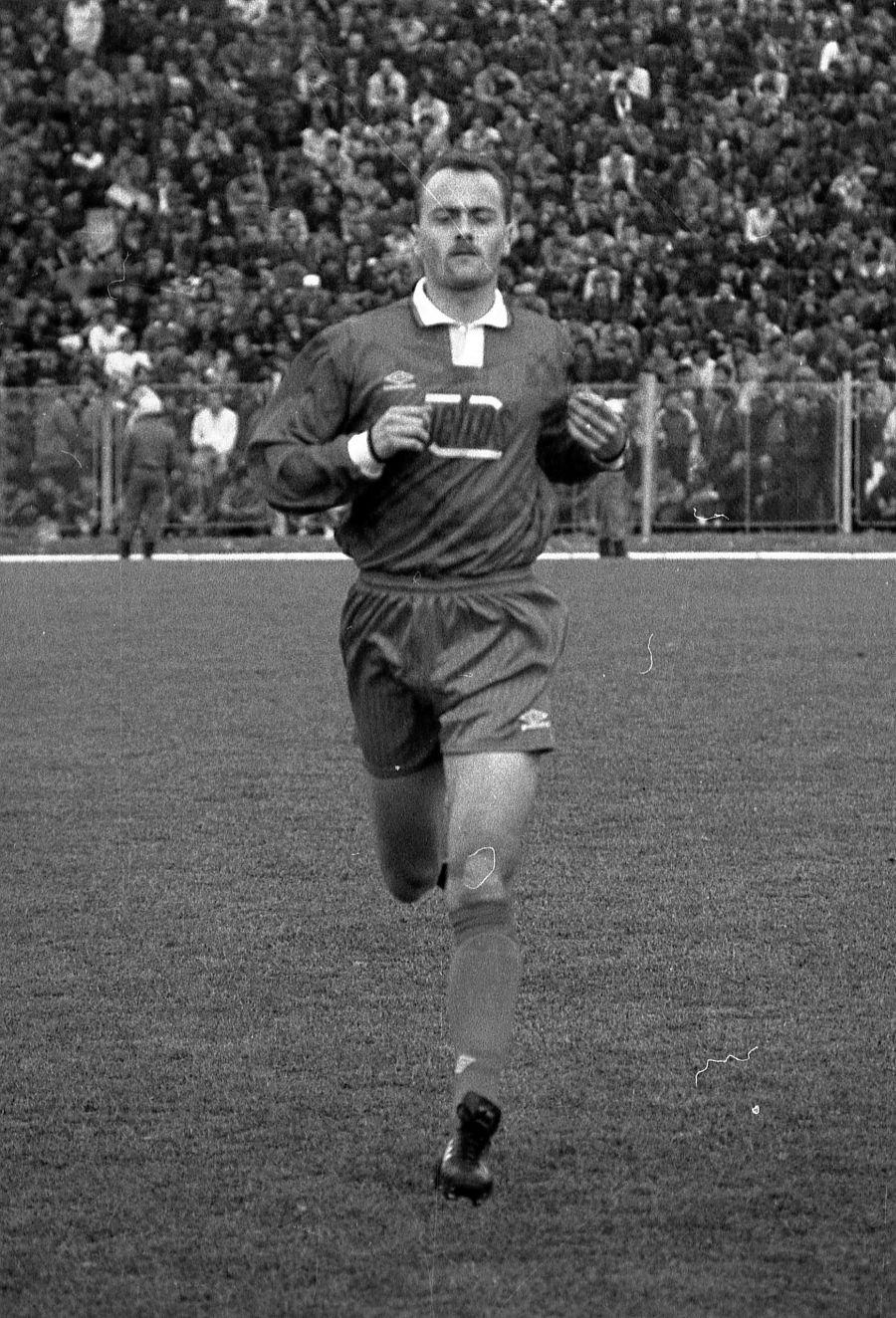 Leo Grozavu FCSB - DINAMO // EXCLUSIV Leo Grozavu, amintiri din Derby de România: „Dacă puneai degetul pe Lăcătuș, făcea de zici că ai dat cu parul!”