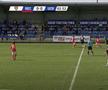 Fanii privesc din tribună meciul celor de la ACS Comuna Recea cu FC U Craiova // foto: captură Digi Sport
