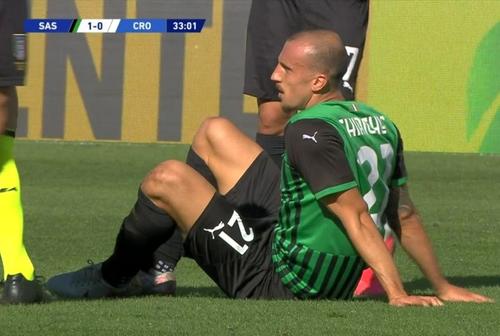 Vlad Chiricheș (30 de ani), căpitanul naționalei României, a părăsit terenul accidentat Captură TV Telekom Sport