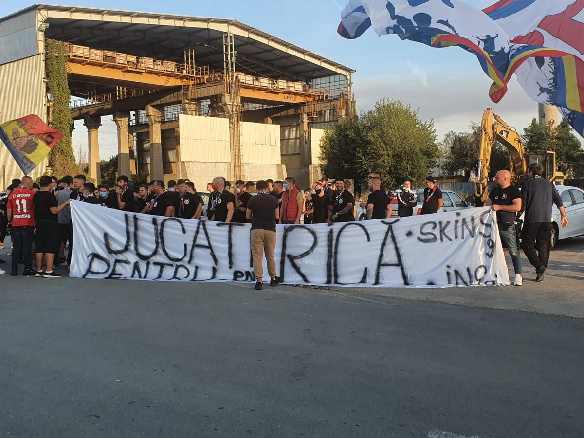 Fanii celor de la FCSB, înaintea meciului cu Dinamo 03.10.2020