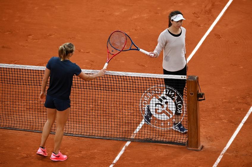 Fiona Ferro și Patricia Țig la finalul partidei FOTO Guliver/GettyImages