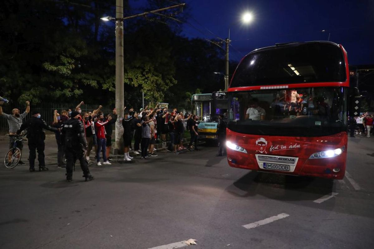 Fanii celor de la FCSB, înaintea meciului cu Dinamo 03.10.2020