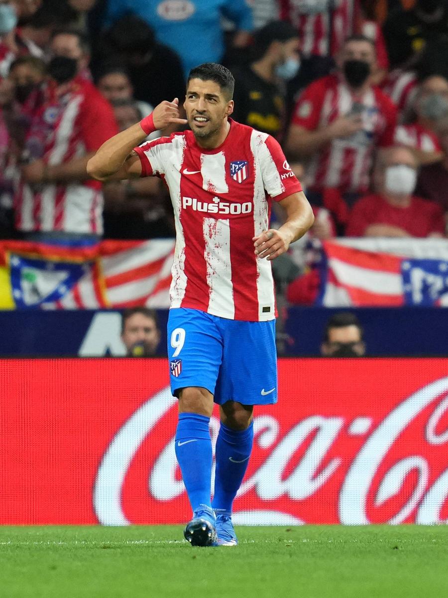 Gestul făcut de Luis Suarez după ce a înscris contra Barcelonei // FOTO: Imago Luis Suarez, explicații pentru gestul făcut după ce a marcat în poarta Barcelonei: „Așa am stabilit”