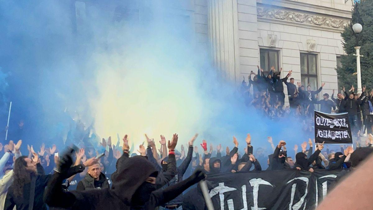 Orgolii pe stradă, orgolii în teren » Trimișii GSP în Bănie au surprins atmosfera din ziua derby-ului FCU - CSU