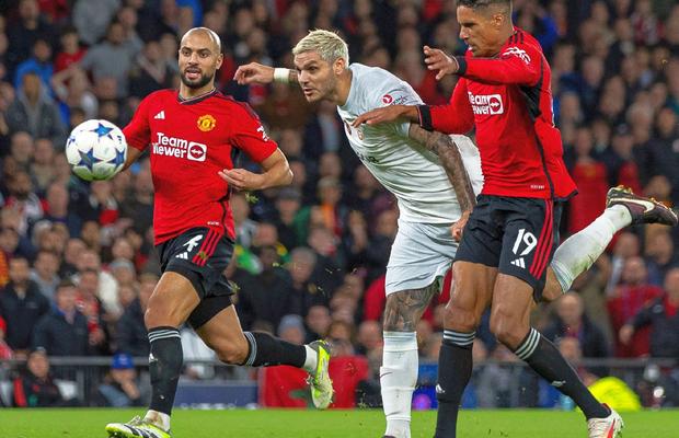 La Keremul turcilor » Galatasaray, meci de poveste pe „Old Trafford”! Victorie uluitoare cu Manchester United, chiar dacă „diavolii” conduceau cu 2-1 în minutul 70