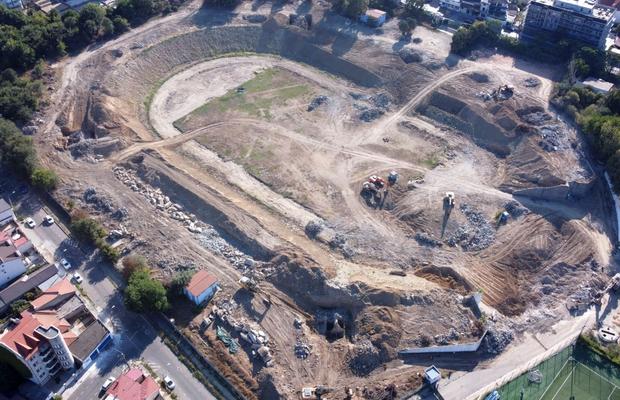 Între timp, în Superliga: au apucat să demoleze stadionul, dar construcția celui nou s-a blocat înainte să înceapă! » Conflictul a ajuns în instanță