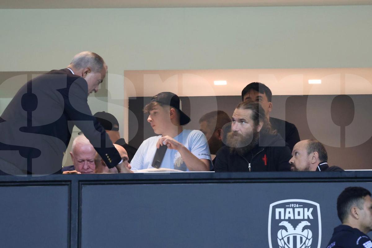 Gigi Becali, imagini senzaționale din loja de la PAOK - FCSB » Surpriză: cine a fost pe stadion lângă patronul campioanei