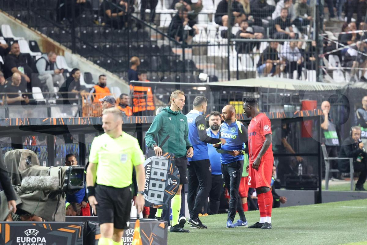 După imaginile surprinse de GSP în Europa League, Gigi Becali a dezvăluit cum face schimbările la FCSB: „Acum, pe loc! Dacă nu am semnal...”