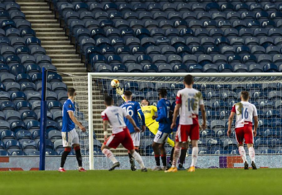 Nicolae Stanciu a reușit o execuție magică din marginea careului. „Directă” din care a închis tabela în martie 2021 (Rangers - Slavia 0-2), în returul „optimilor” UEL / Foto: Imago Rangers, daună totală în Europa League! I-am analizat pe scoțieni înainte de meciul cu FCSB » Unde poate profita campioana: sunt bulevarde