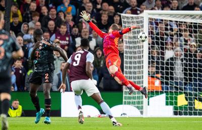 Incredibil: Manuel Neuer dă vina pe antrenor pentru gafa lui cu Aston Villa!