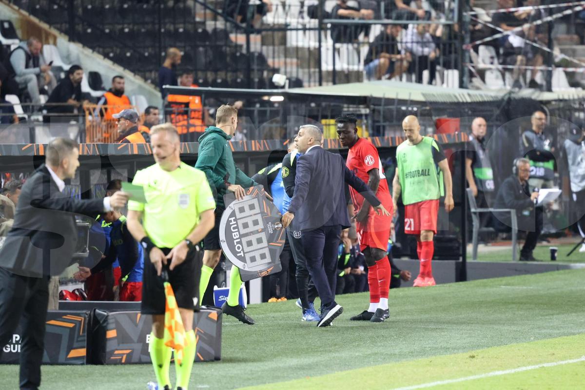 Cum se fac schimbările în PAOK - FCSB, foto: Ionuț Iordache (GSP)