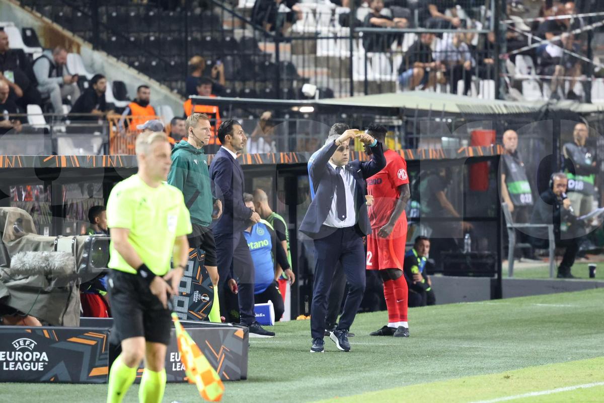 Cum se fac schimbările în PAOK - FCSB, foto: Ionuț Iordache (GSP)