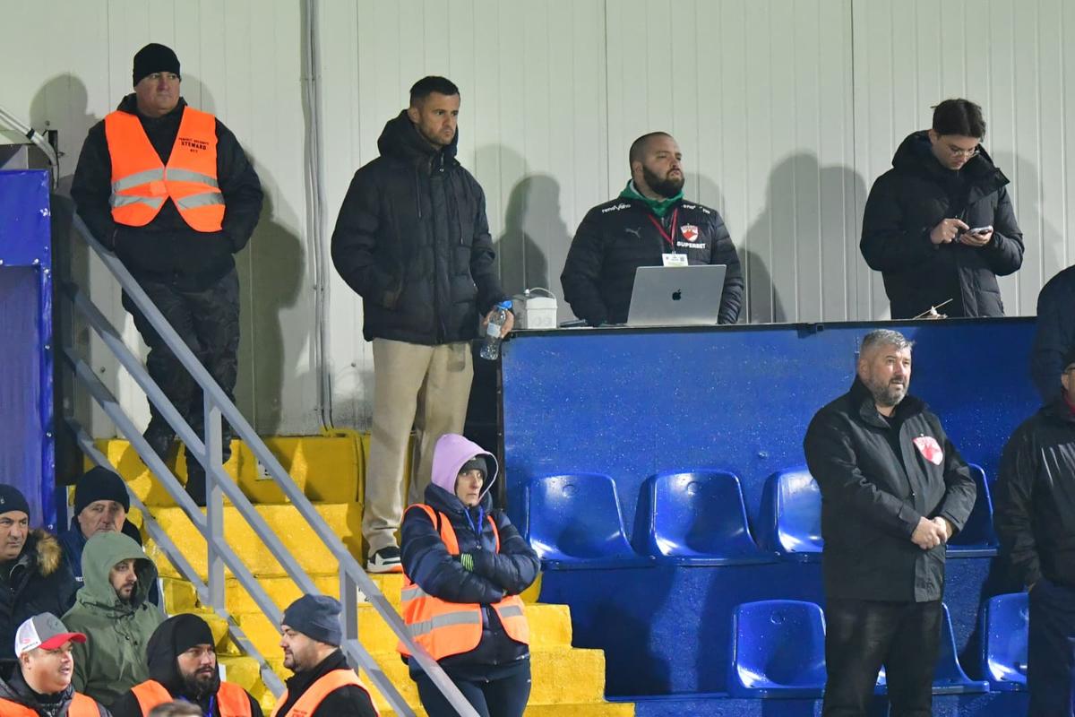 Dinamo a înotat cu folos în piscina de la Clinceni și urcă pe locul secund în Superliga » Clasamentul acum