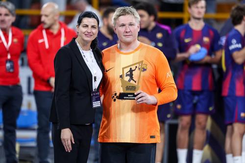 Emil Nielsen, portarul Barcelonei, alături de Narcisa Lecușanu/Foto: Imago Images