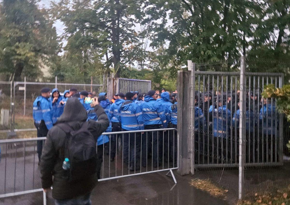 Filmul incidentelor de la Arena Națională » Intervenția Jandarmeriei asupra elvețienilor, pas cu pas: „Încă un centimetru și e bătaie cu noi! Go there, băga-mi-aș p***!”