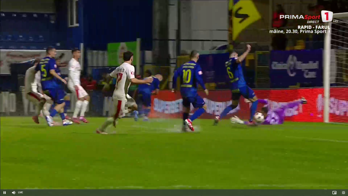 Dinamo a cerut un penalty în prima repriză! Ce s-a întâmplat în careul Sloboziei