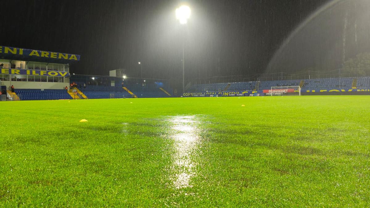 Gazonul este inundat înainte de Slobozia - Dinamo