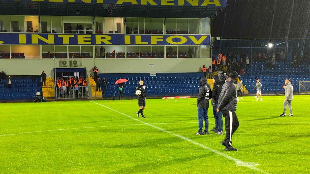 Gazonul este inundat înainte de Slobozia - Dinamo