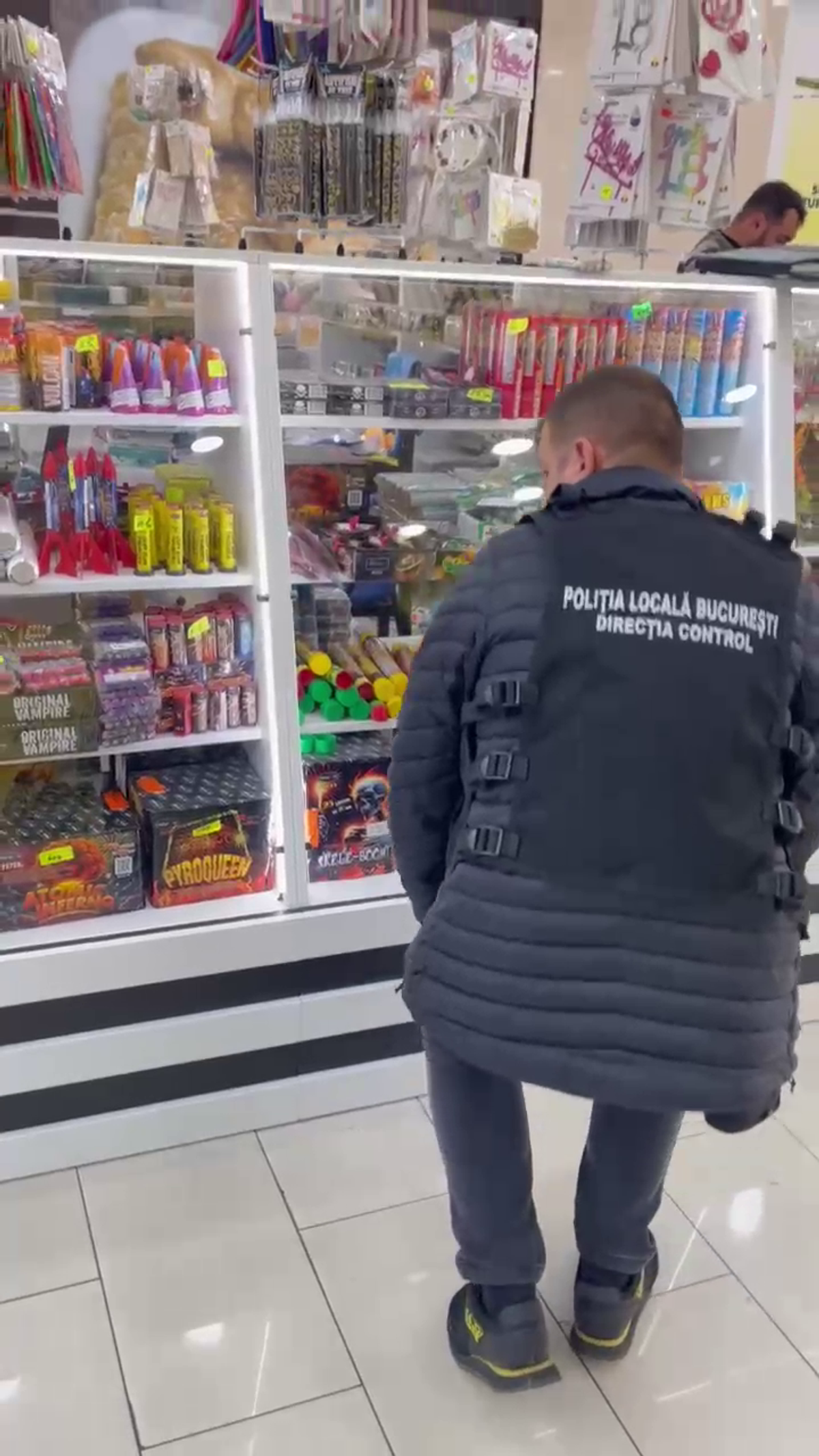 Articole pirothenice în mall