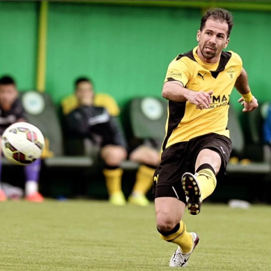 Marian Constantinescu a prins trei perioade în tricoul lui FC Brașov: 1999-2000, 2007-2008 și 2014-2015 „E momentul Craiovei la titlu” » Susținător neașteptat pentru olteni: „Mușcam din adversari, la fel ca Rădoi” + Cursă cu mașini pe străzile Brașovului: „El cu BMW, eu cu VW Polo”