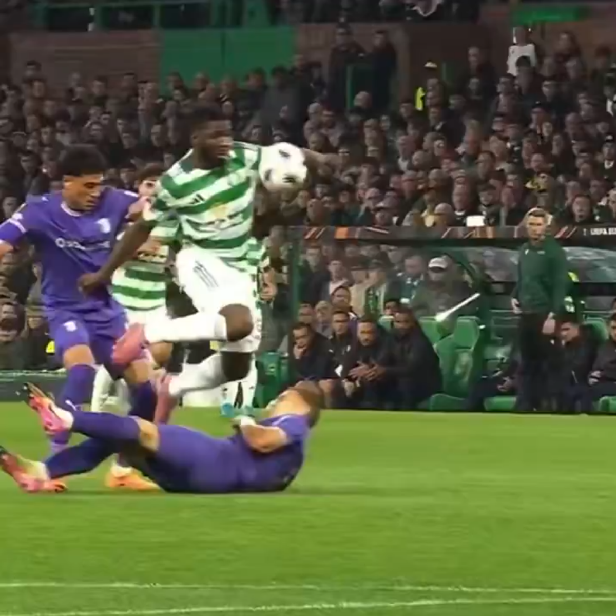 Decizie absurdă de arbitraj în Europa League » Brendan Rodgers, stupefiat: „Nu există niciun unghi care să arate asta”