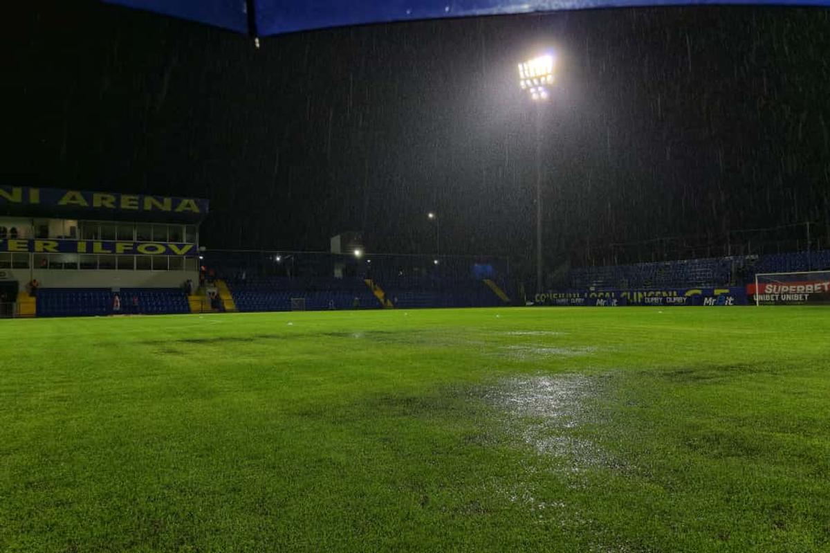 Gazonul este inundat înainte de Slobozia - Dinamo