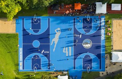 Dallas Mavericks a inaugurat un teren în Wurzburg, orașul natal al lui Dirk Nowitzki: „E o legendă a baschetului internațional”