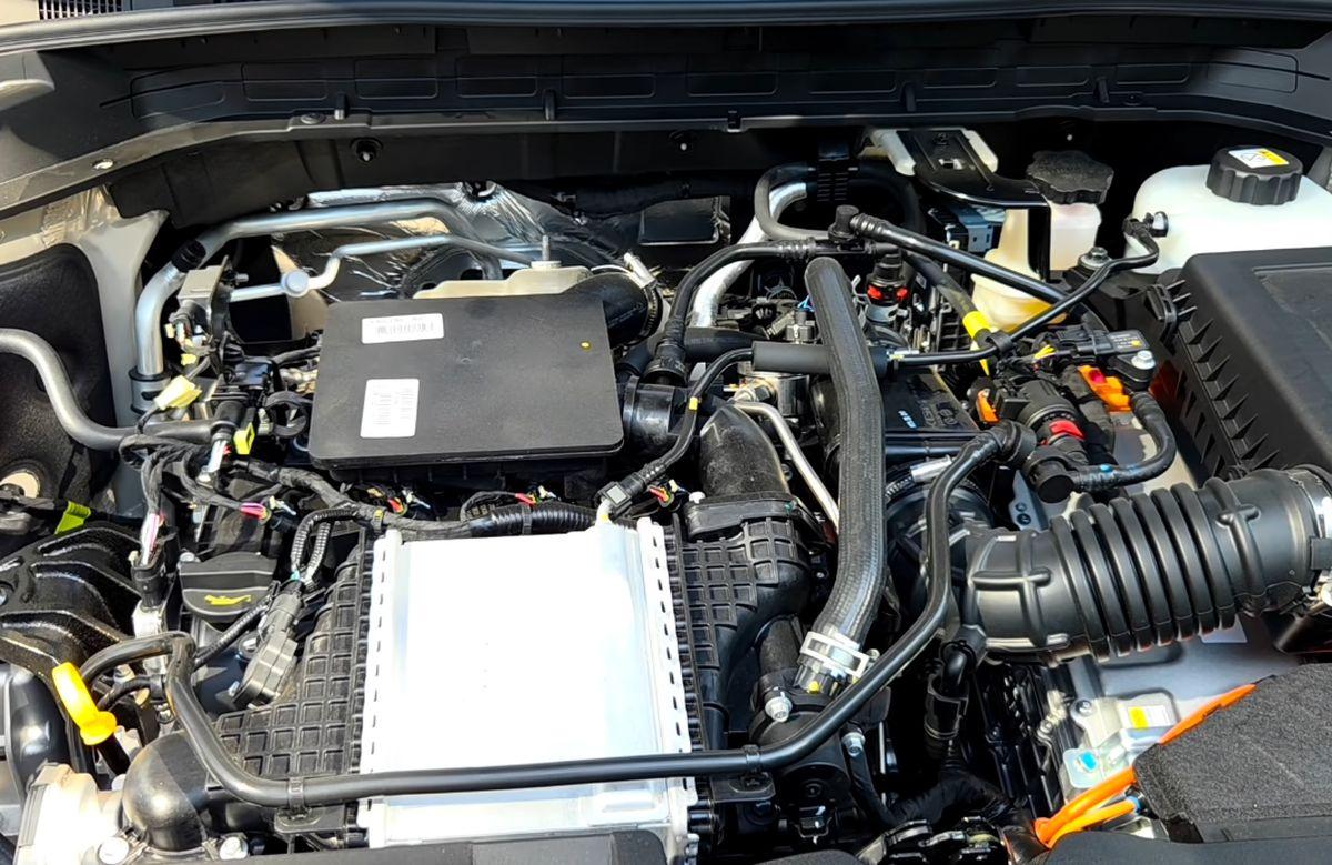 KGM Torres Full Hybrid, noul model de SUV care amenință Dacia