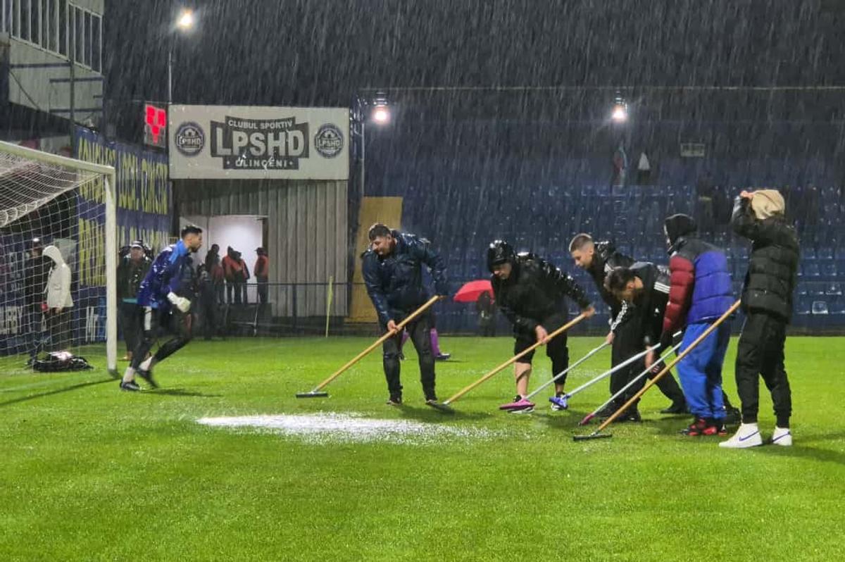 Gazonul este inundat înainte de Slobozia - Dinamo