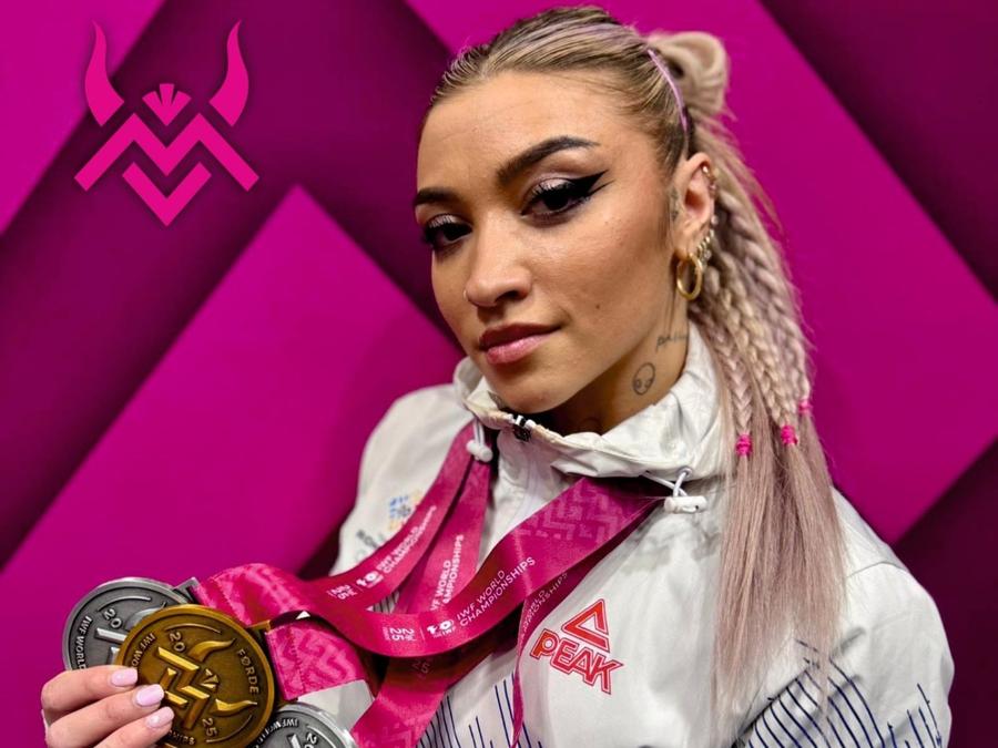 Mihaela Cambei și medaliile cucerite în Norvegia FOTO FRH Mihaela Cambei, declarație sinceră după ce a cucerit 3 medalii la Campionatele Mondiale: „A fost foarte greu să urc în greutate”
