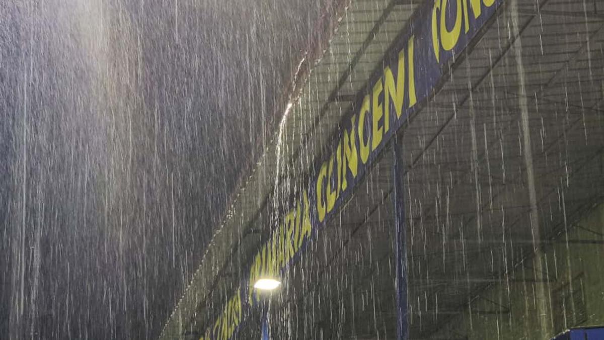 Gazonul este inundat înainte de Slobozia - Dinamo