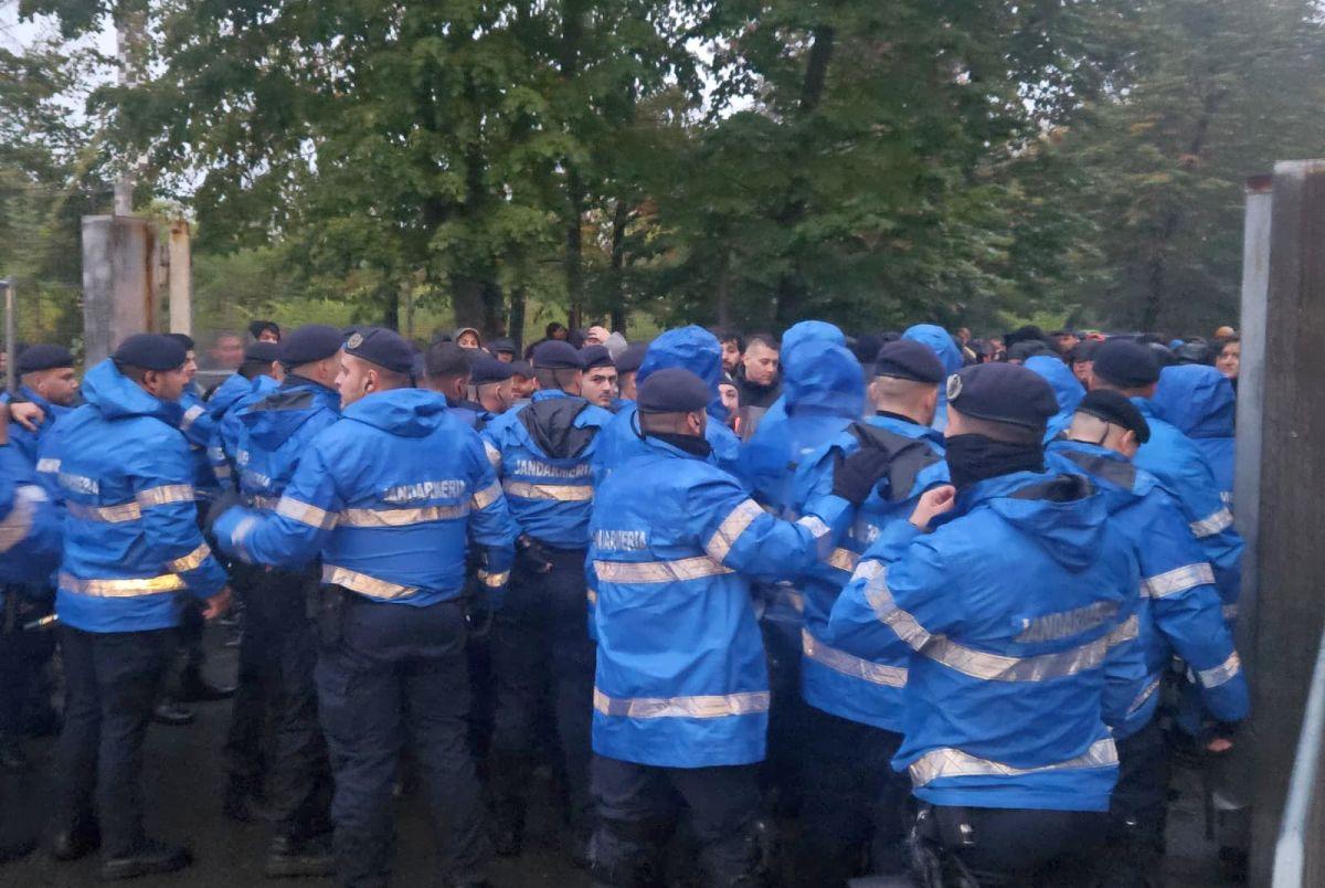 Filmul incidentelor de la Arena Națională » Intervenția Jandarmeriei asupra elvețienilor, pas cu pas: „Încă un centimetru și e bătaie cu noi! Go there, băga-mi-aș p***!”