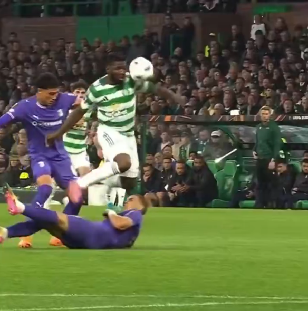 Decizie absurdă de arbitraj în Europa League » Brendan Rodgers, stupefiat: „Nu există niciun unghi care să arate asta”