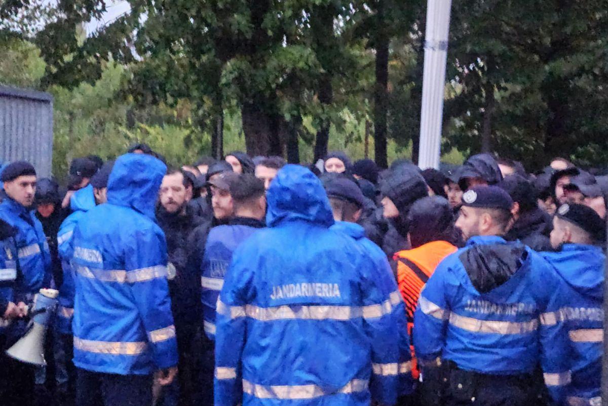 Filmul incidentelor de la Arena Națională: intervenția Jandarmeriei asupra ultrașilor elvețieni