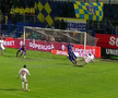 Dinamo a cerut un penalty în prima repriză! Ce s-a întâmplat în careul Sloboziei