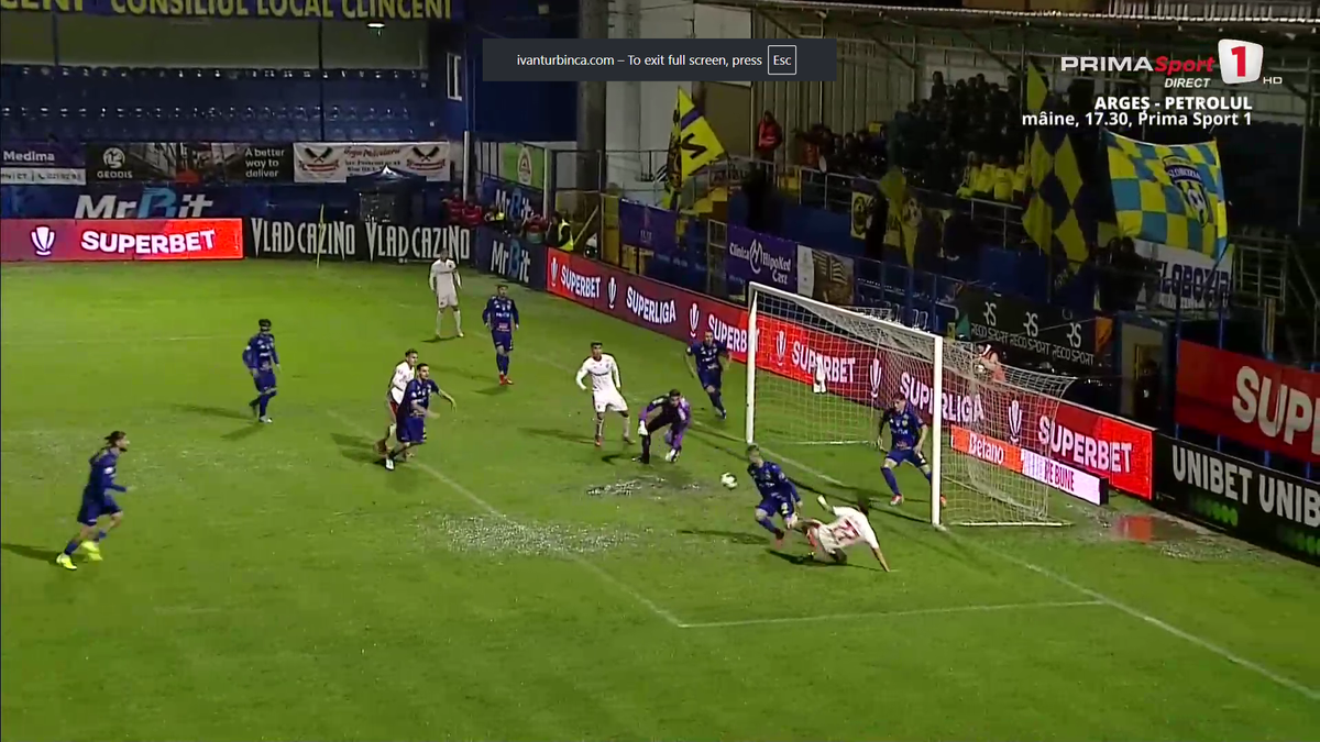 Dinamo a cerut un penalty în prima repriză! Ce s-a întâmplat în careul Sloboziei