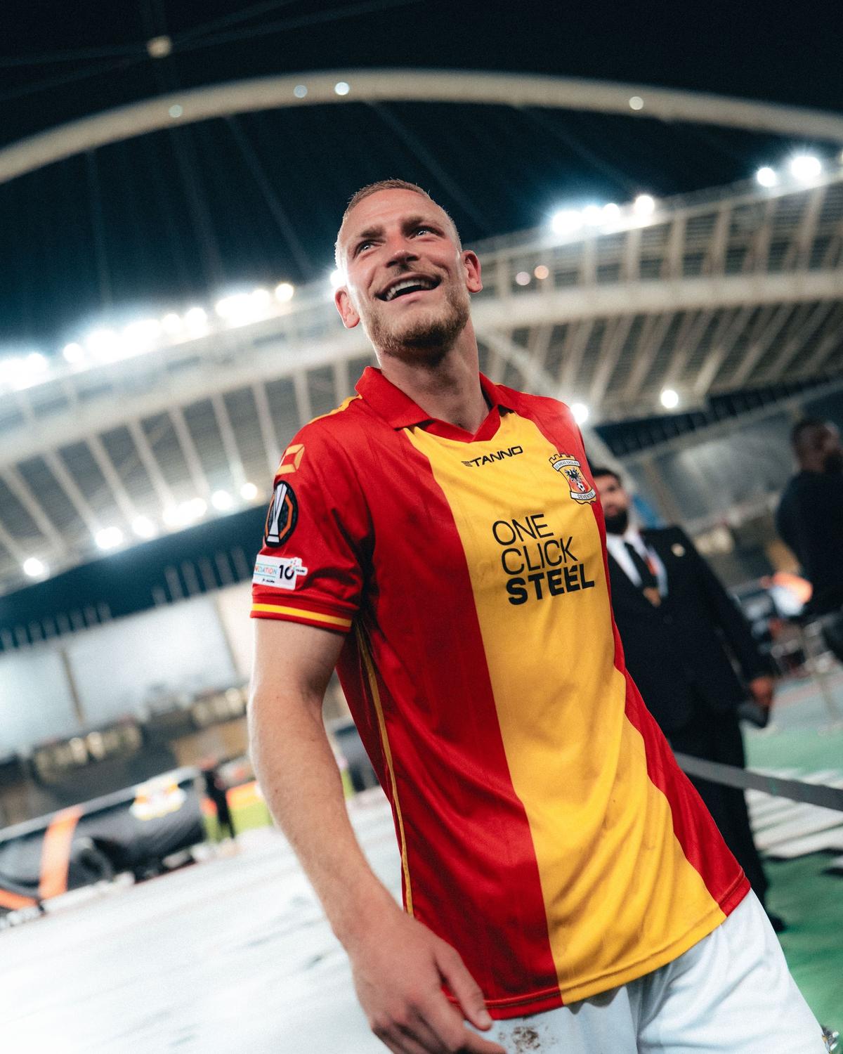 Învinsă de FCSB în prima rundă, Go Ahead Eagles a produs o mare surpriză joi seara » Deplasare impresionantă a fanilor olandezi
