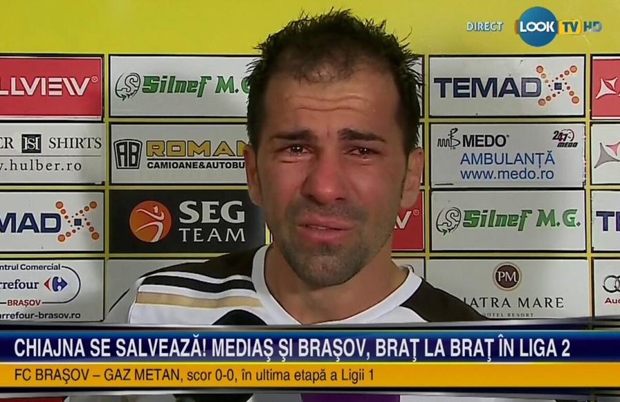 În 2015, când a retrogradat cu Brașovul, Marian Constantinescu a impresionat în fața camerelor, izbucnind în plâns la interviul oferit după partida care i-a trimis pe galben-negrii în L2 „E momentul Craiovei la titlu” » Susținător neașteptat pentru olteni: „Mușcam din adversari, la fel ca Rădoi” + Cursă cu mașini pe străzile Brașovului: „El cu BMW, eu cu VW Polo”