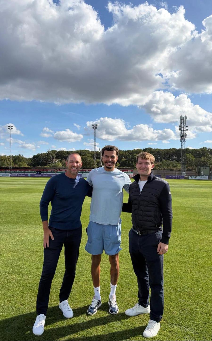 Dele Alli, pregătindu-se alături de Windsor & Eton // foto: Facebook Ce destin! A fost cel mai bun tânăr jucător din Premier League, acum se antrenează în Liga 8