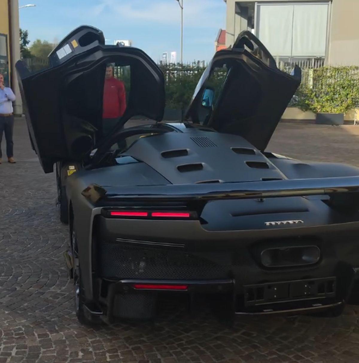 Ibrahimovic a împlinit 45 de ani și și-a cumpărat un Ferrari cu un preț exorbitant