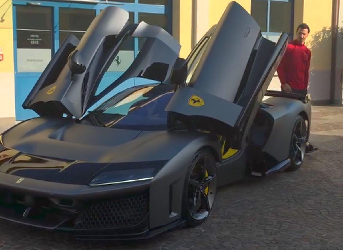 Ibrahimovic a împlinit 45 de ani și și-a cumpărat un Ferrari cu un preț exorbitant