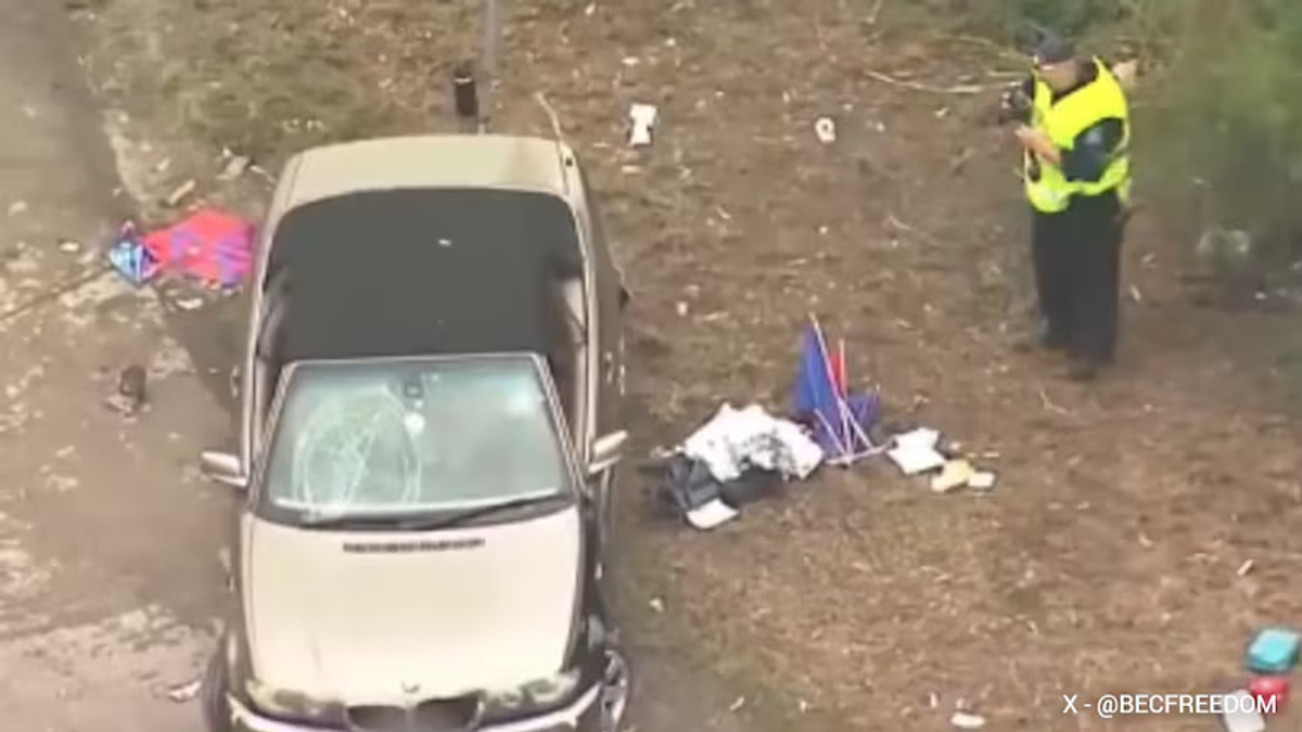 Clipe de groază înainte de marea finală! » Un șofer de 18 ani a intrat cu mașina în mulțime