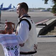 Avionul care poartă numele lui Ivan Patzaichin a făcut primul zbor de linie / FOTO: Andrei Furnigă (GSP.ro)