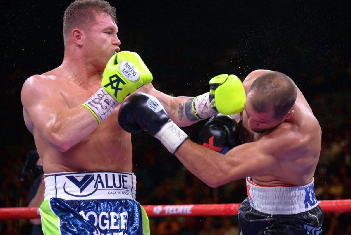 VIDEO + FOTO Saul Canelo Alvarez, noul campion WBO la categoria semigrea! KO violent reușit în meciul cu  Sergey Kovalev