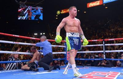 VIDEO + FOTO Saul Canelo Alvarez, noul campion WBO la categoria semigrea! KO violent reușit în meciul cu  Sergey Kovalev