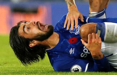 EVERTON - TOTTENHAM // VIDEO + FOTO Atenție, imagini TERIBILE, cu puternic impact emoțional în Premier League! Son i-a rupt piciorul lui Andre Gomes. Jucătorii au izbucnit în lacrimi și s-au rugat pe teren
