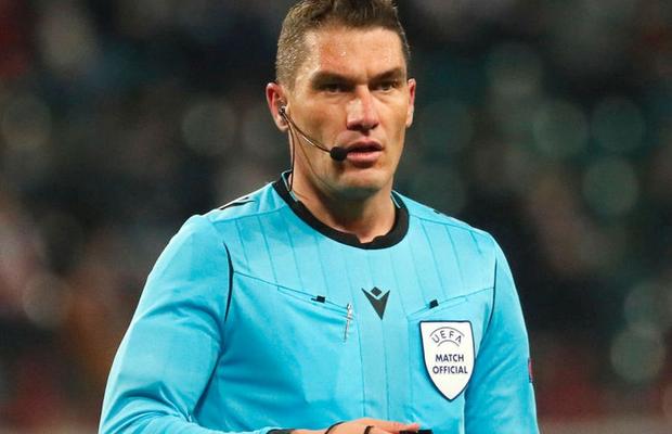 Doi arbitri din România, delegați în Europa League » Ce meciuri vor conduce Radu Petrescu și Istvan Kovacs