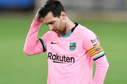 essi câștigă 40 de milioane de euro anual la Barça și în august a făcut prima încercare de a pleca